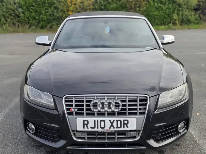 Audi S5 2010 photo 2
