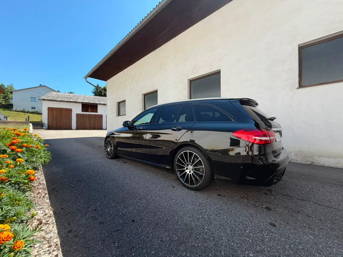 Mercedes-Benz C-Class 2017 photo 2