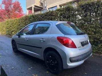 Peugeot 207 2008 photo 2
