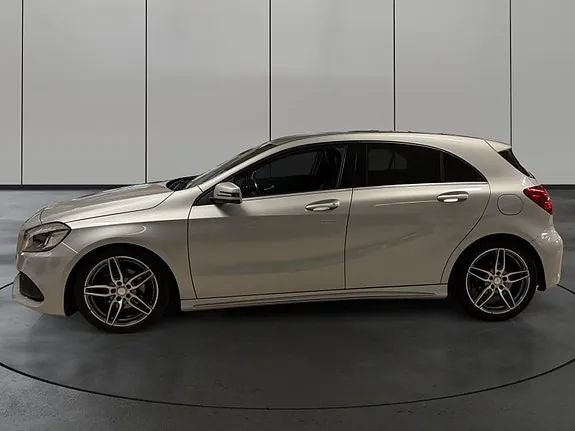 Mercedes-Benz A180 2016 photo 2