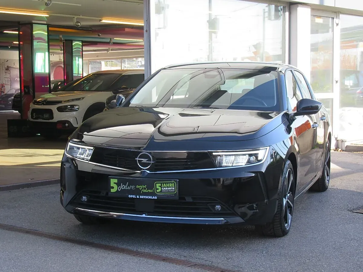 Opel Astra 2022 photo 2