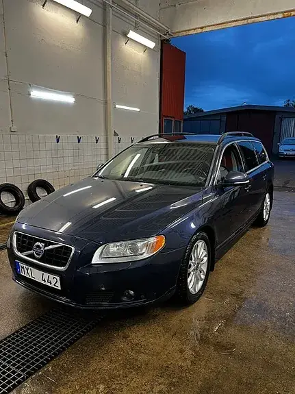 Volvo V70 2013 photo 2