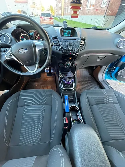 Ford Fiesta 2014 photo 3