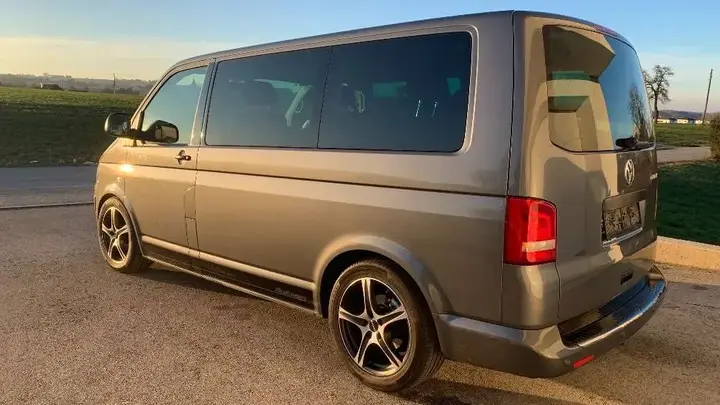 Volkswagen Multivan 2011 photo 2
