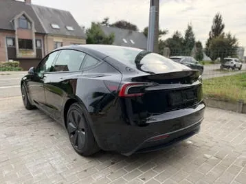 Tesla Model 3 2025 photo 2
