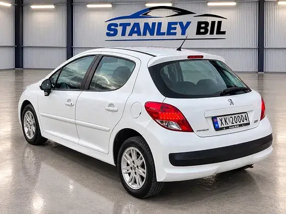 Peugeot 207 2011 photo 5