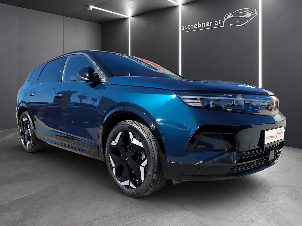Opel Grandland photo 3