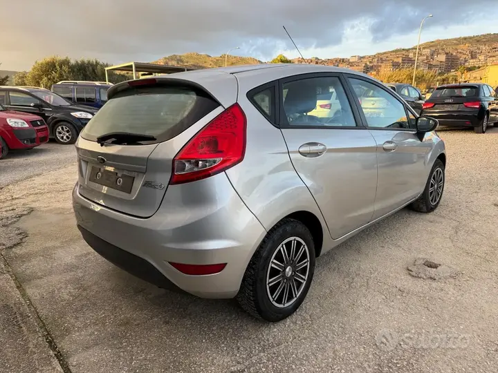 Ford Fiesta 2012 photo 5