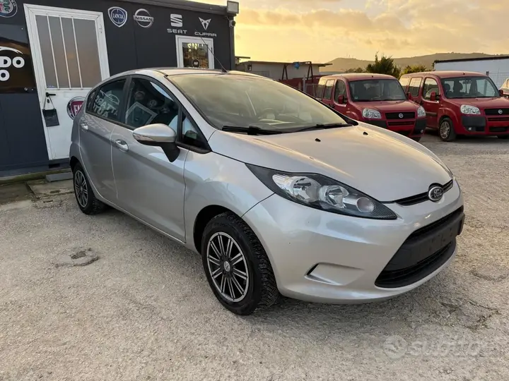 Ford Fiesta 2012 photo 3