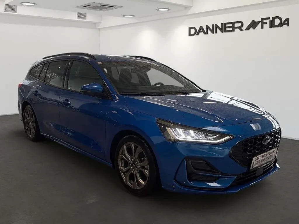 Ford Focus 2024 photo 2
