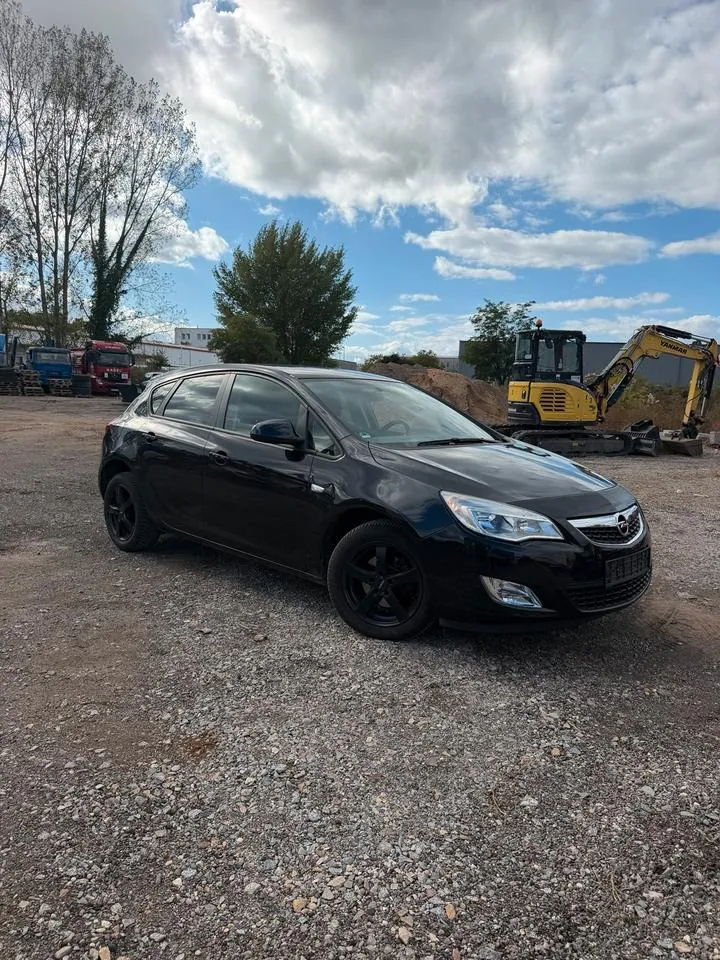 Opel Astra J