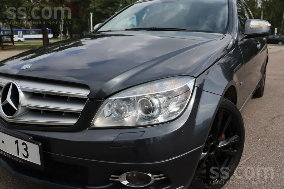 Mercedes-Benz C320 2008 photo 2