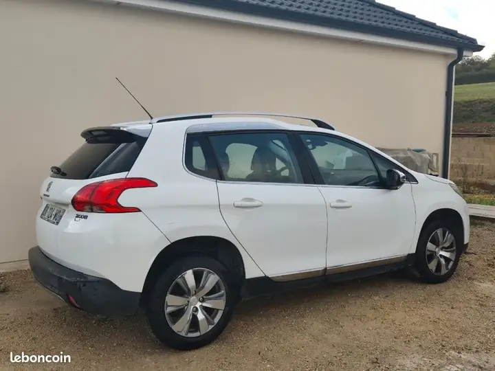 Peugeot 2008 2014 photo 2