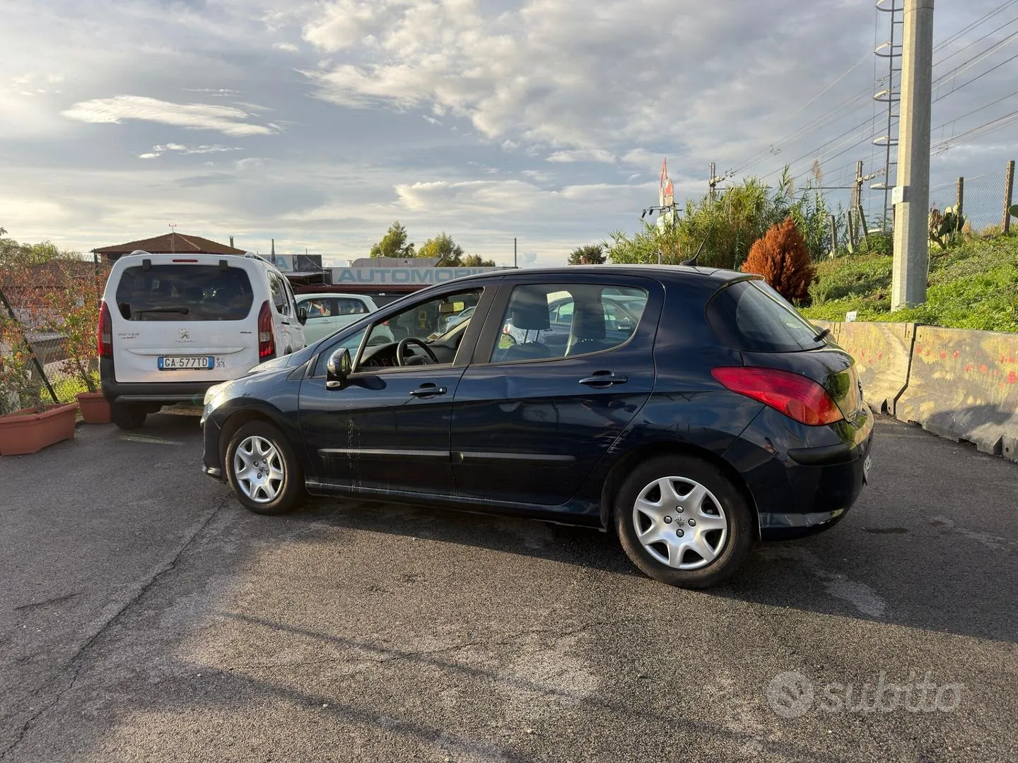 Peugeot 308 2011 photo 3