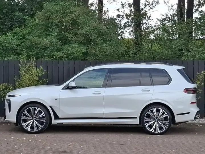 BMW X7 2024 photo 4