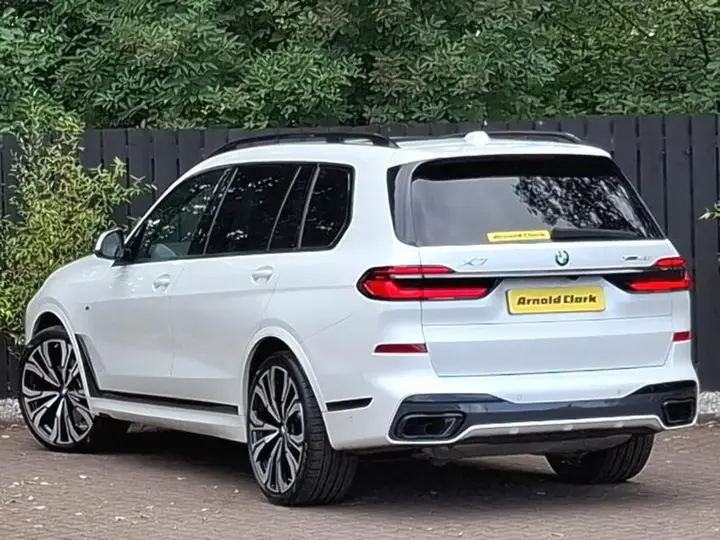 BMW X7 2024 photo 2