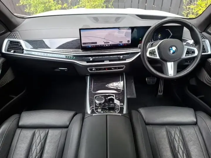 BMW X7 2024 photo 3