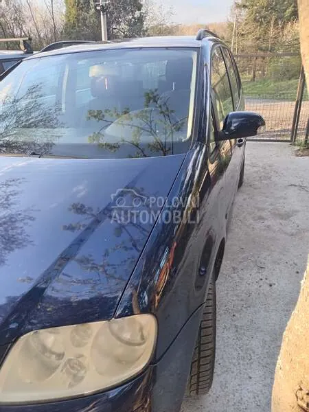 Volkswagen Touran 2005 photo 2