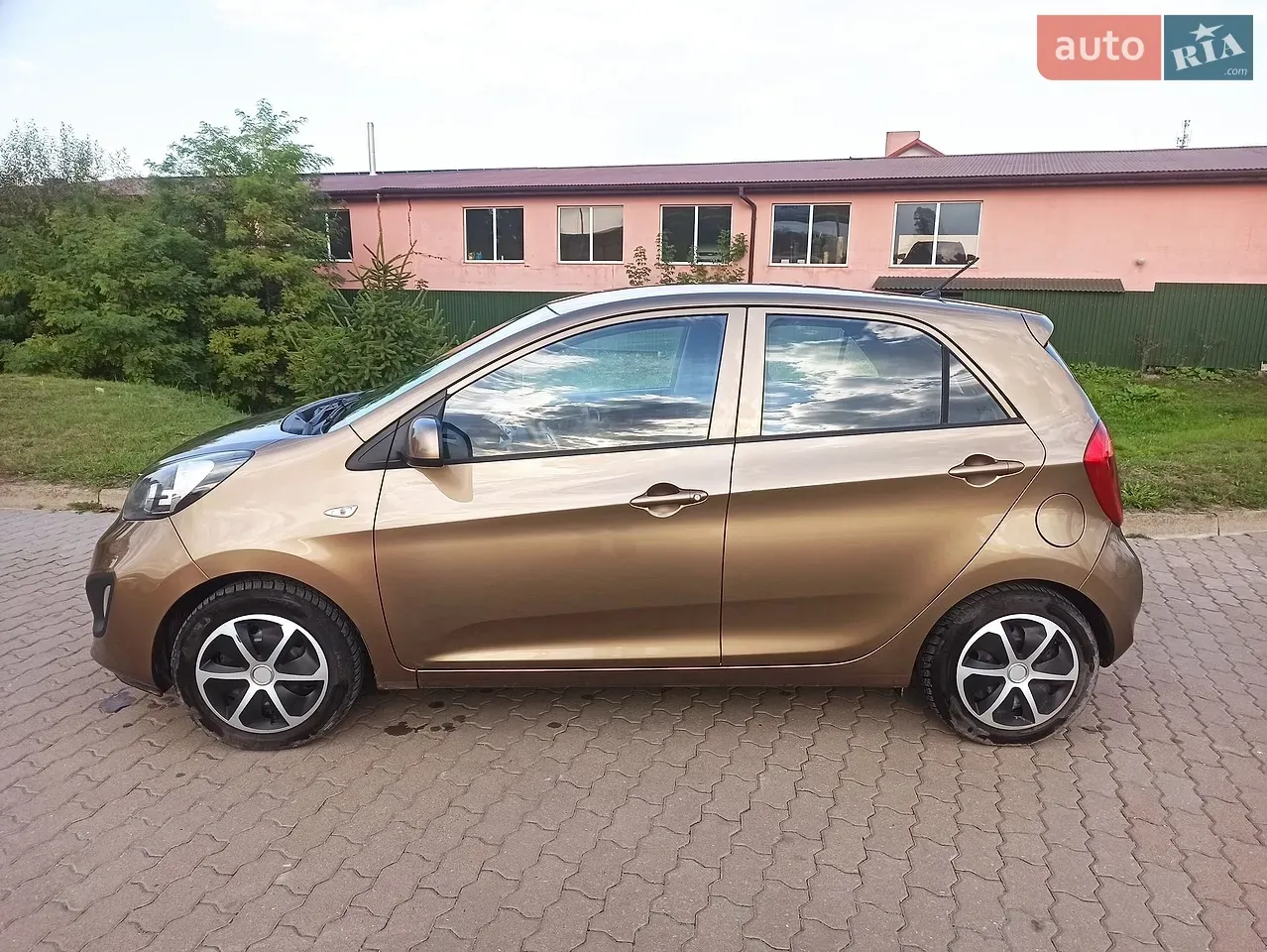 Kia Picanto 2012 photo 3