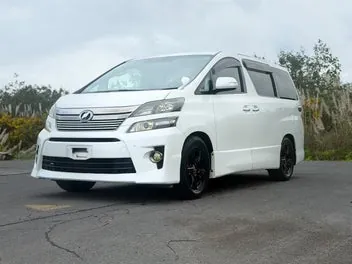 Toyota Vellfire 2014 photo 2