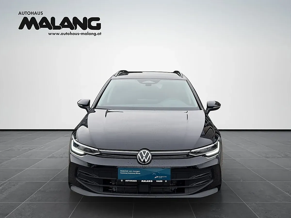 Volkswagen Golf 2026 photo 2