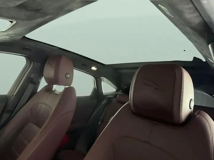 Jaguar E-Pace 2024 photo 5