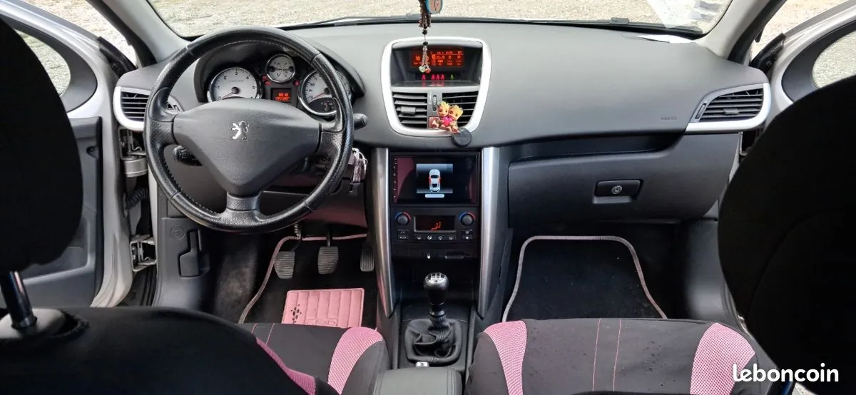 Peugeot 207 2007 photo 3