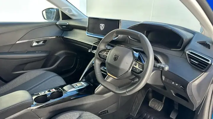 Peugeot E-208 2025 photo 2