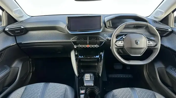 Peugeot E-208 2025 photo 4
