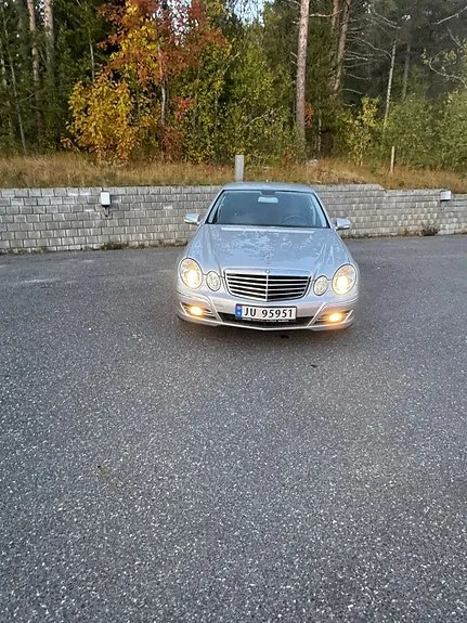 Mercedes-Benz E-Class 2007 photo 2
