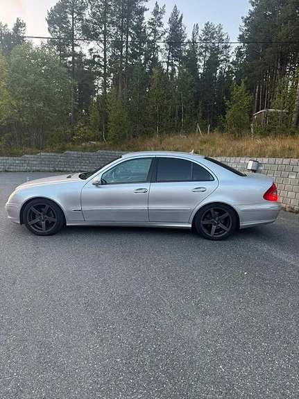 Mercedes-Benz E-Class 2007 photo 4