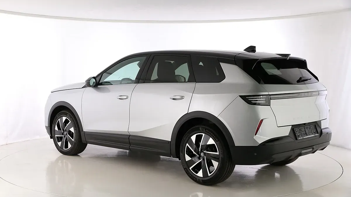 Opel Grandland photo 3