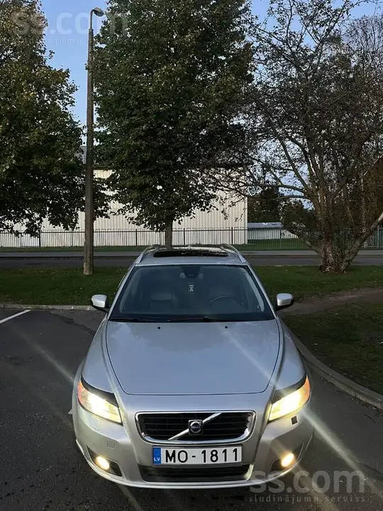Volvo V50 2008 photo 2