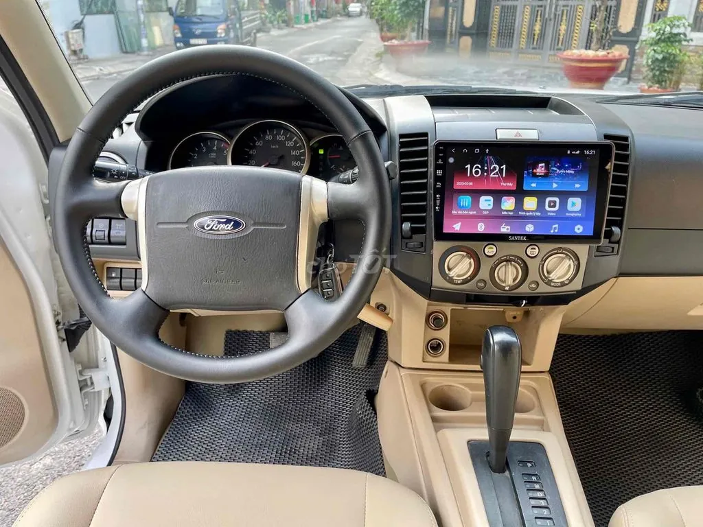 Ford Everest 2012 photo 4