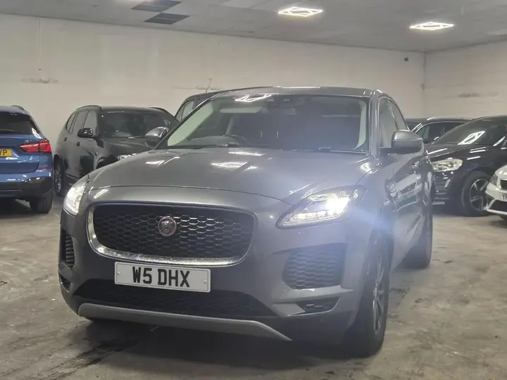 Jaguar E-Pace 2018 photo 4