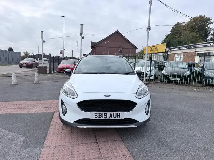 Ford Fiesta 2019 photo 2