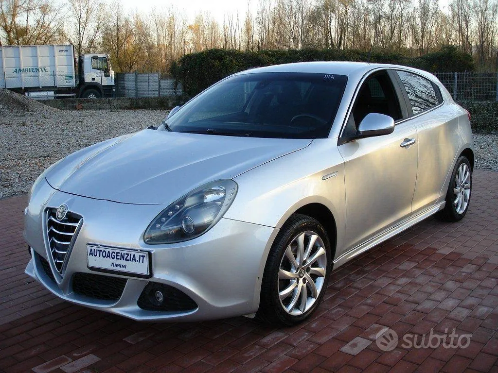 Alfa Romeo Giulietta 2012 photo 3