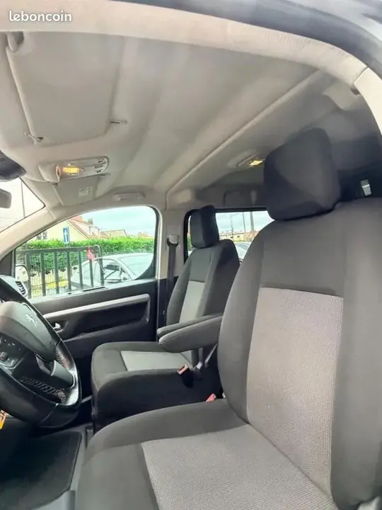 Peugeot Expert Combi 2021 photo 5