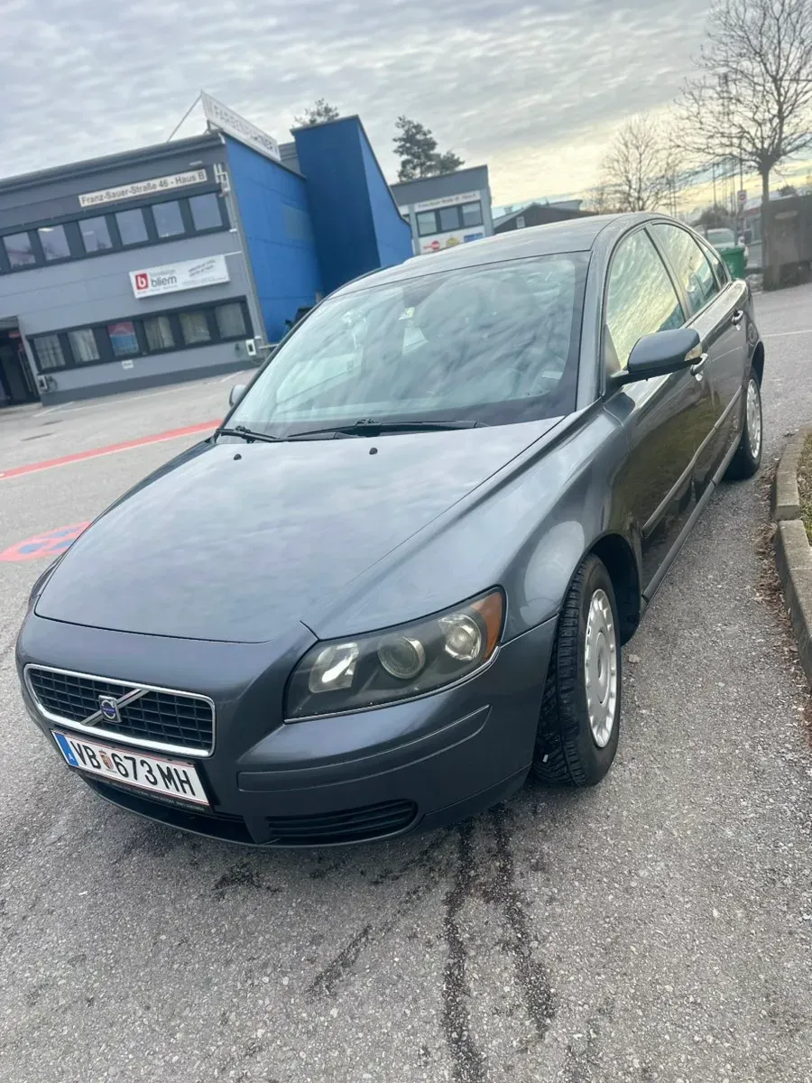 Volvo S40 2005 photo 2