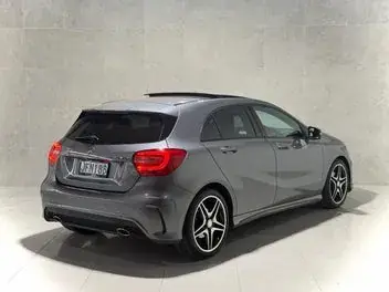 Mercedes-Benz A 180 2015 photo 4