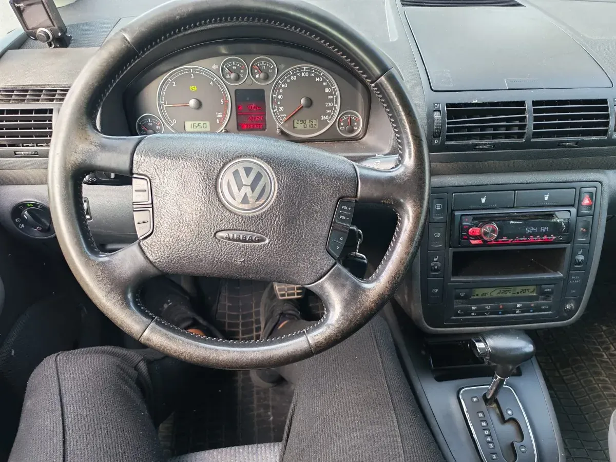 Volkswagen Sharan 2009 photo 2