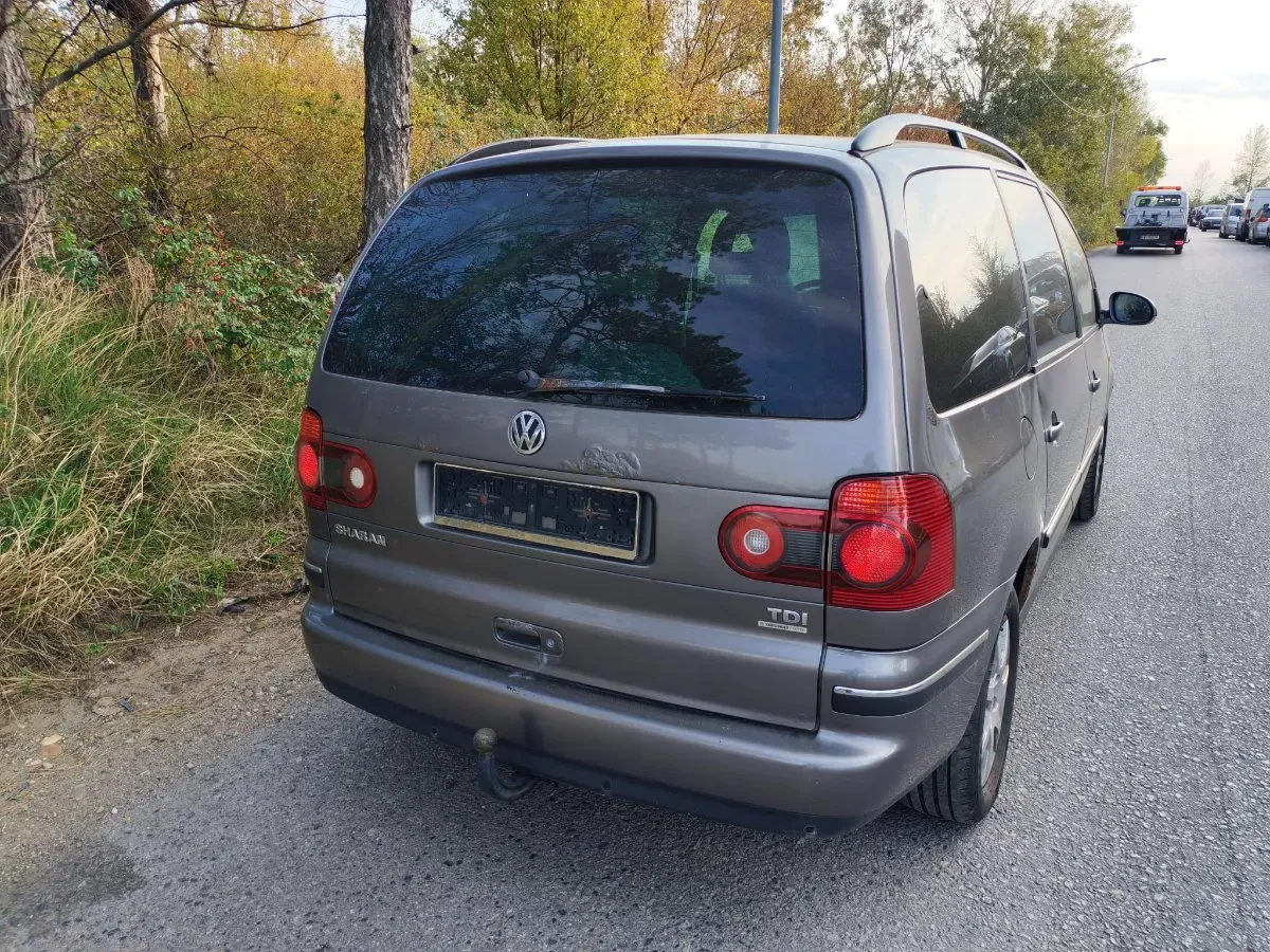 Volkswagen Sharan 2009 photo 3