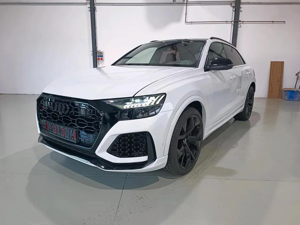 Audi Rsq8