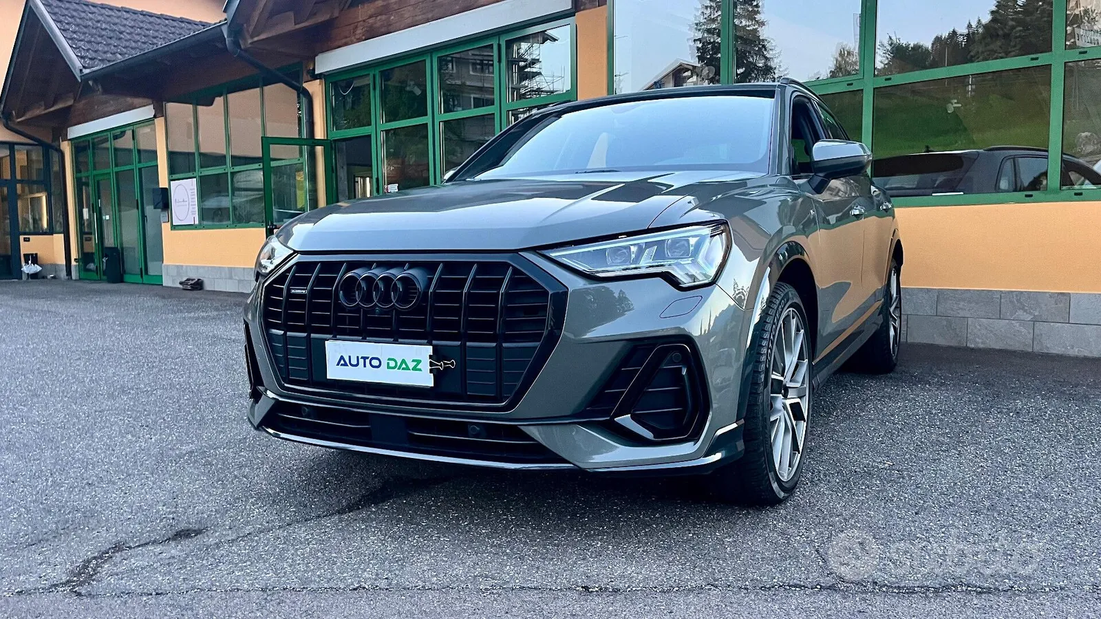 Audi Q3 2021 photo 2