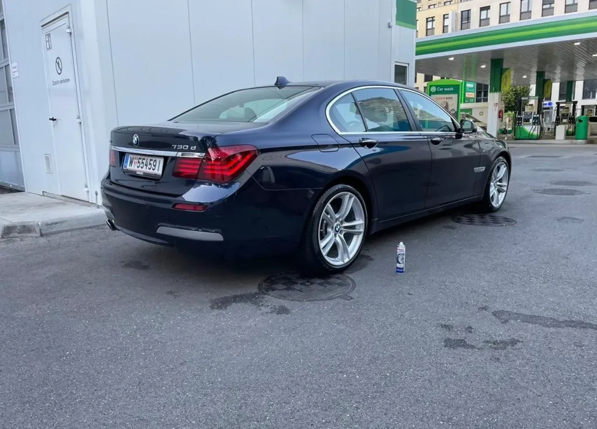 BMW 7 Series 2013 photo 2