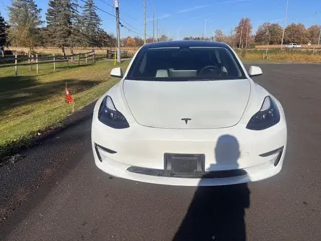 Tesla Model 3 2023 photo 3