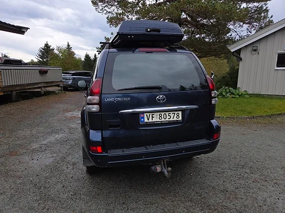 Toyota Land Cruiser 2004 photo 2