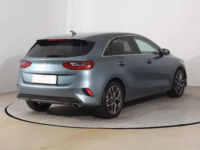 Kia Ceed 2025 photo 4