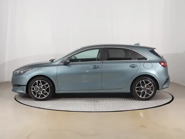 Kia Ceed 2025 photo 2