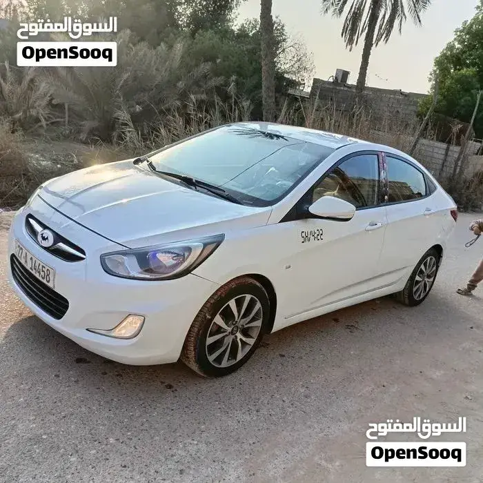 Hyundai Accent 2012 photo 2
